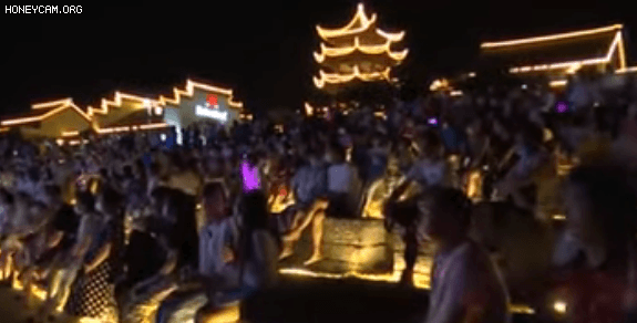 우한에서 열린 대규모 맥주축제/CGTV 캡처