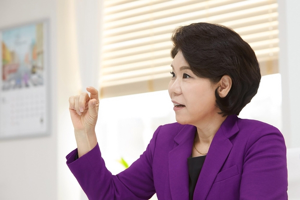 Cho Eun-hee, head of Seocho-gu, “Property tax for one homeowner under 900 million, refunded from the 28th”