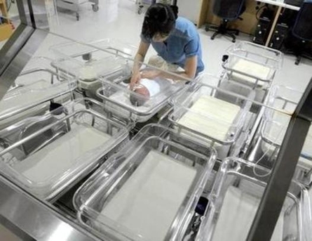 한국 은행, 코로나 바이러스 인구 쇼크 진단, ‘내년 출산율 0.7 명 달성’