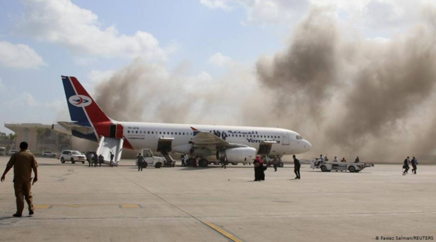 예멘 공항 폭발과 총격으로 수십명이 사망 …