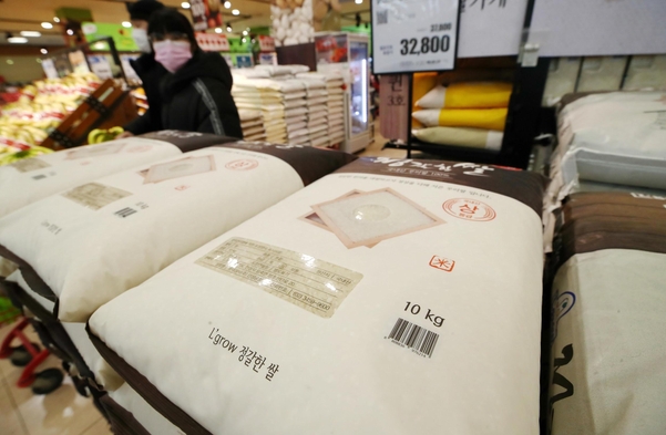 12일 서울 시내 한 대형마트 쌀 판매대의 모습. /연합뉴스