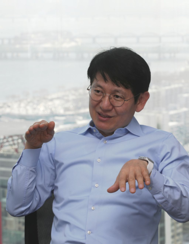 7일 오전 서울 영등포구 KCGI 사무실에서 강성부 KCGI 대표가 본지와 인터뷰하고 있다./장련성 기자