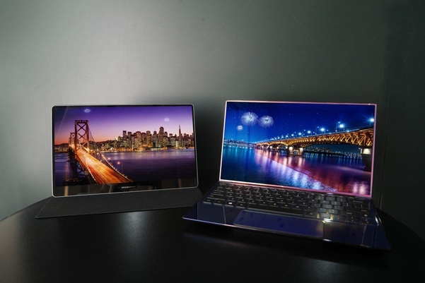 Display revived due to the explosion in notebook demand  Samsung targets OLED, LG targets LCD