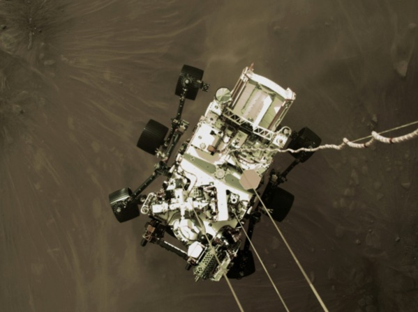 미국의 Percivirence, 화성에 착륙하기 직전 최초의 컬러 사진 공개