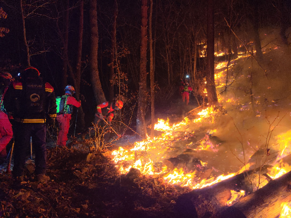 Gangwon Jeongseon fires extinguished after 18 hours…  12ha of forest loss