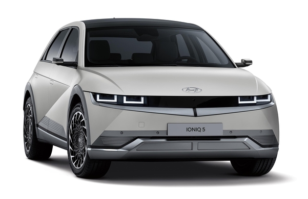 현대 자동차 아이 오닉 5, 한국에 이어 유럽에서 ‘완전 판매’… CV와 ‘트윈’