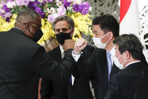 미일, 2 + 2 회담 ‘중국 견제’… 홍콩 탄압 등 비판