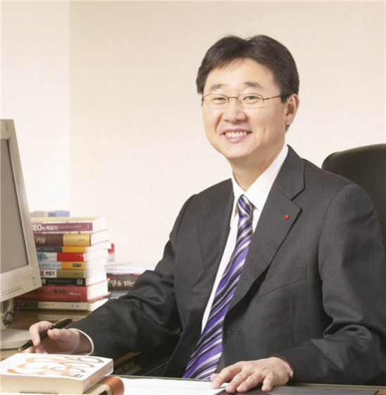 [신춘호 별세] Nongshim’s ‘2nd generation era’ opens…the eldest son Shin Dong-won seems to be the chairman after 42 years of joining the company