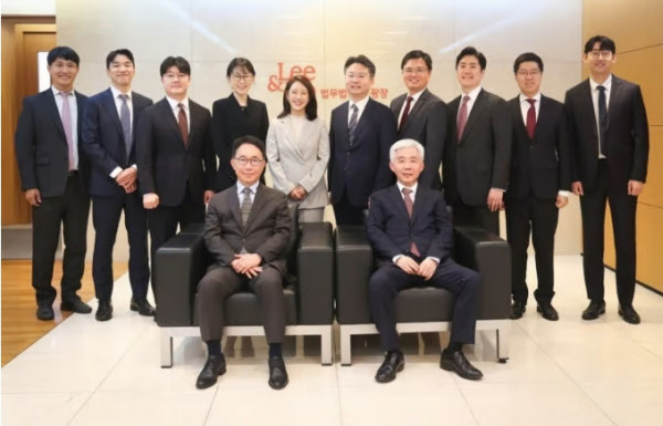 재건축-재개발 돈 냄새 풀풀…법무법인 광장 전직 차관-판사 영입