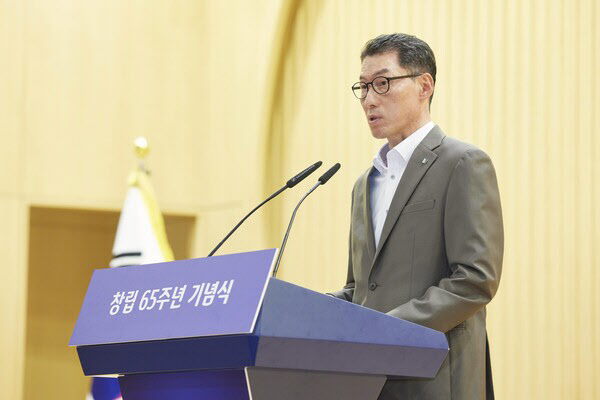 [땅집고] 장민영 IBK기업은행장이 지난달 서울 중구 을지로 본점에서 열린 창립 65주년 기념식에서 기념사를 하고 있다. / IBK기업은행