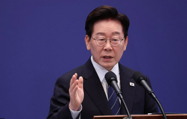 [땅집고] 이재명 대통령이 기자회견에서 발언하고 있다./연합뉴스