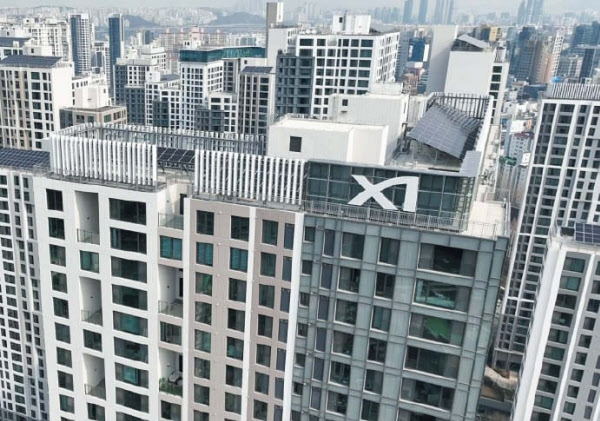 [땅집고] 입주한 지 1년여만에 서울 서초구 잠원동 일대 ‘대장 아파트’로 떠오른 메이플자이. 총 3307가구로 매매가는 평당 1억5000만원대를 호가한다. /강태민 기자