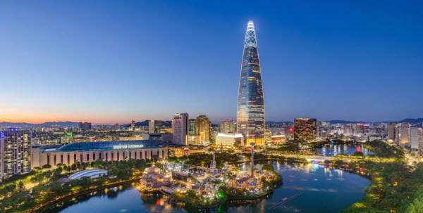 [땅집고] 서울 송파구에 위치한 롯데타워 전경. /롯데물산
