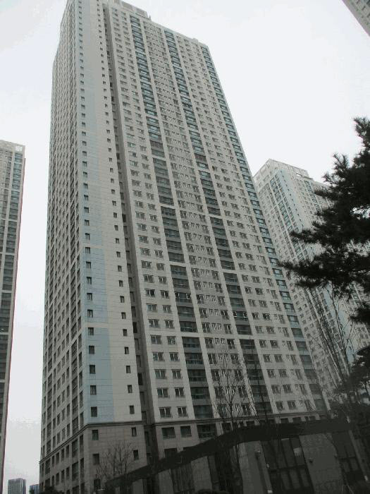 [땅집고] 오는 10월 14일 입찰을 진행하는 인천 연수구 송도동 '송도더샵센트럴시티' 29층. / 땅집고옥션