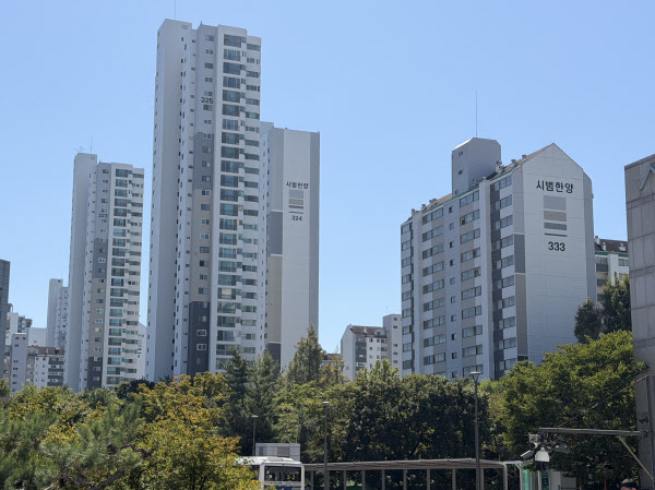 "자고 나면 1억씩 뛴다" 84㎡ 25억 돌파 직전, 분당 재건축 열기