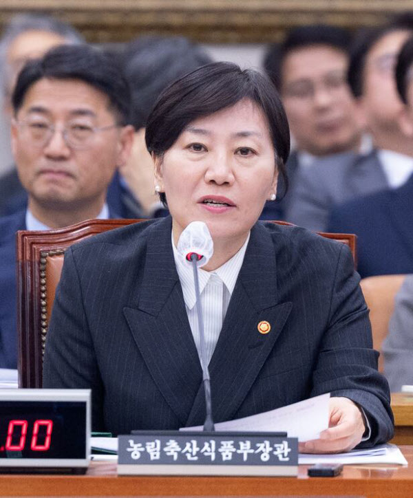 [땅집고] 11일 국회에서 열린 제433회국회(임시회) 농림축산식품해양수산위원회 제1차 전체회의에서 송미령 농림축산식품부 장관이 의원 질의에 답변하고 있다. /뉴스1