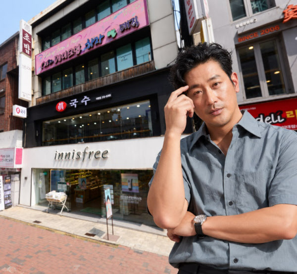 [땅집고] 배우 하정우가 2019년 서울 서대문구 이화여대 상권에서 75억원에 매입한 지상 최고 4층 높이 건물. /이지은 기자
