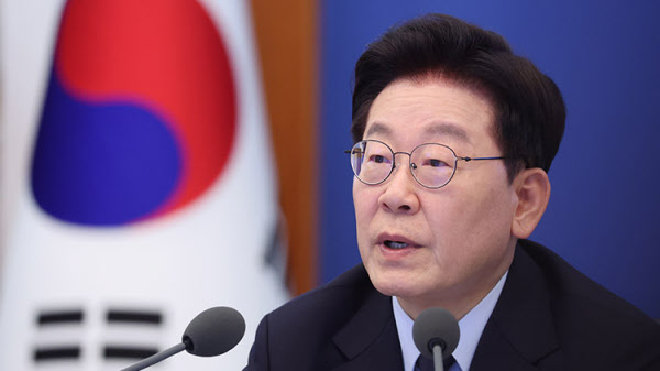 [땅집고] 이재명 대통령이 지난 15일 청와대에서 열린 수석보좌관회의에서 발언하고 있다. /연합뉴스