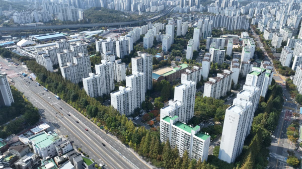 "우리도 아파트 줘!" 2590가구 평촌 재건축서 상가 소유주 반발