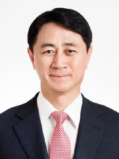 [땅집고] 한국배구연맹(KOVO) 사무총장을 지낸 신무철 강사