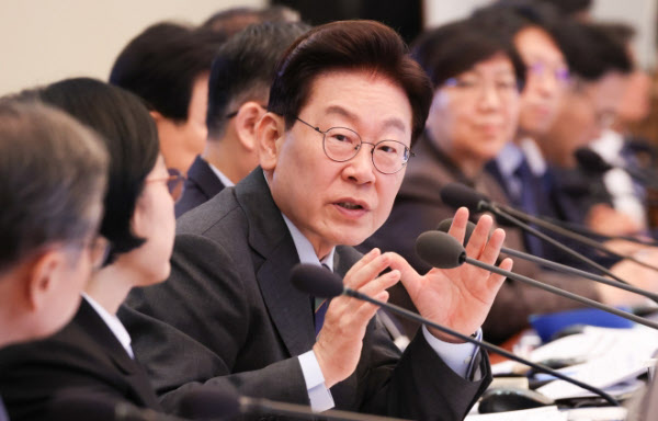 [땅집고] 이재명 대통령이 20일 청와대에서 열린 국무회의에서 발언하고 있다./청와대통신사진기자단