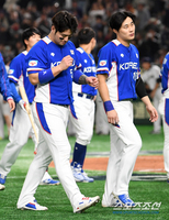 [포토] 고개 떨군 한국의 4번 타자 박병호