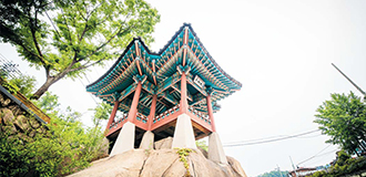 '권세에 빌붙어 악행을 저지른 김자점을 도끼로 처형하였다'